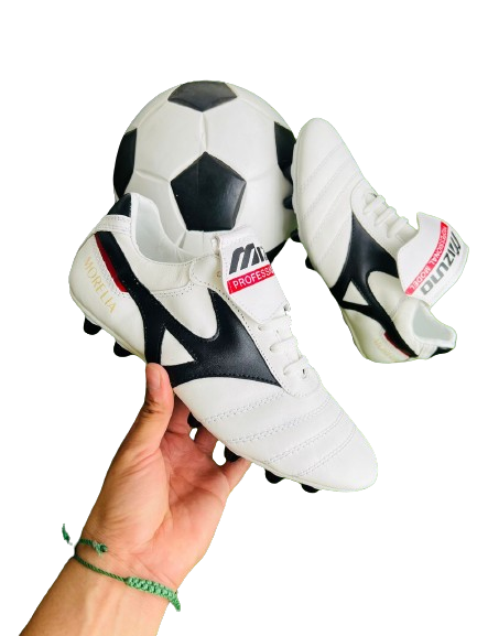 TENIS Y ZAPATOS DE FUTBOL