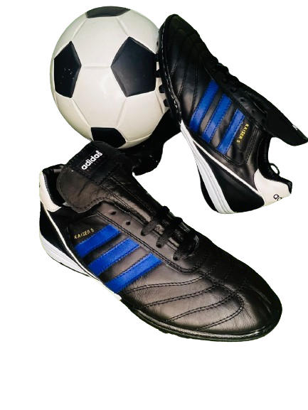 TENIS Y ZAPATOS DE FUTBOL