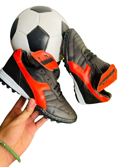 TENIS Y ZAPATOS DE FUTBOL